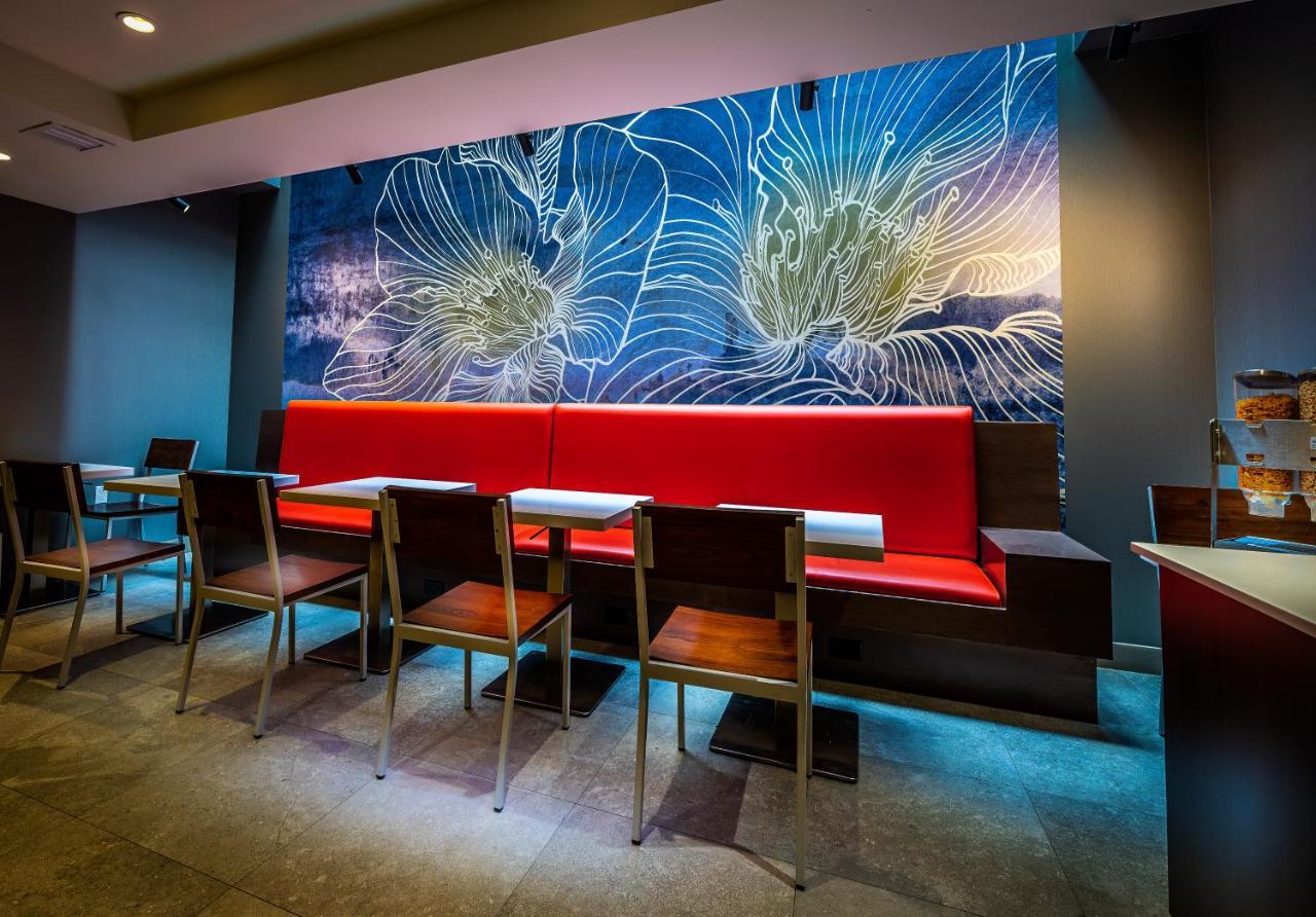 La Quinta By Wyndham Time Square South Hotel Ню Йорк Екстериор снимка