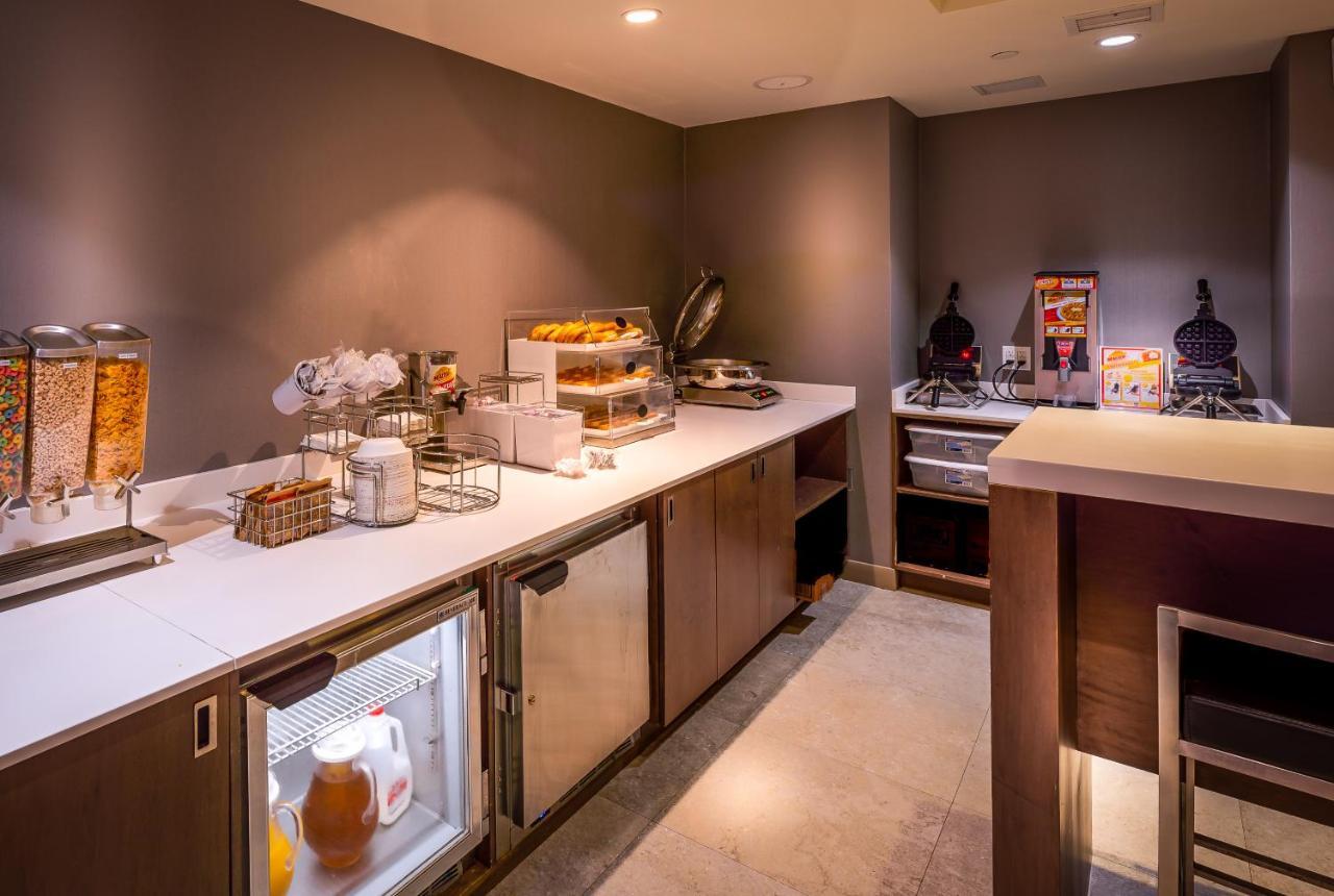 La Quinta By Wyndham Time Square South Hotel Ню Йорк Екстериор снимка