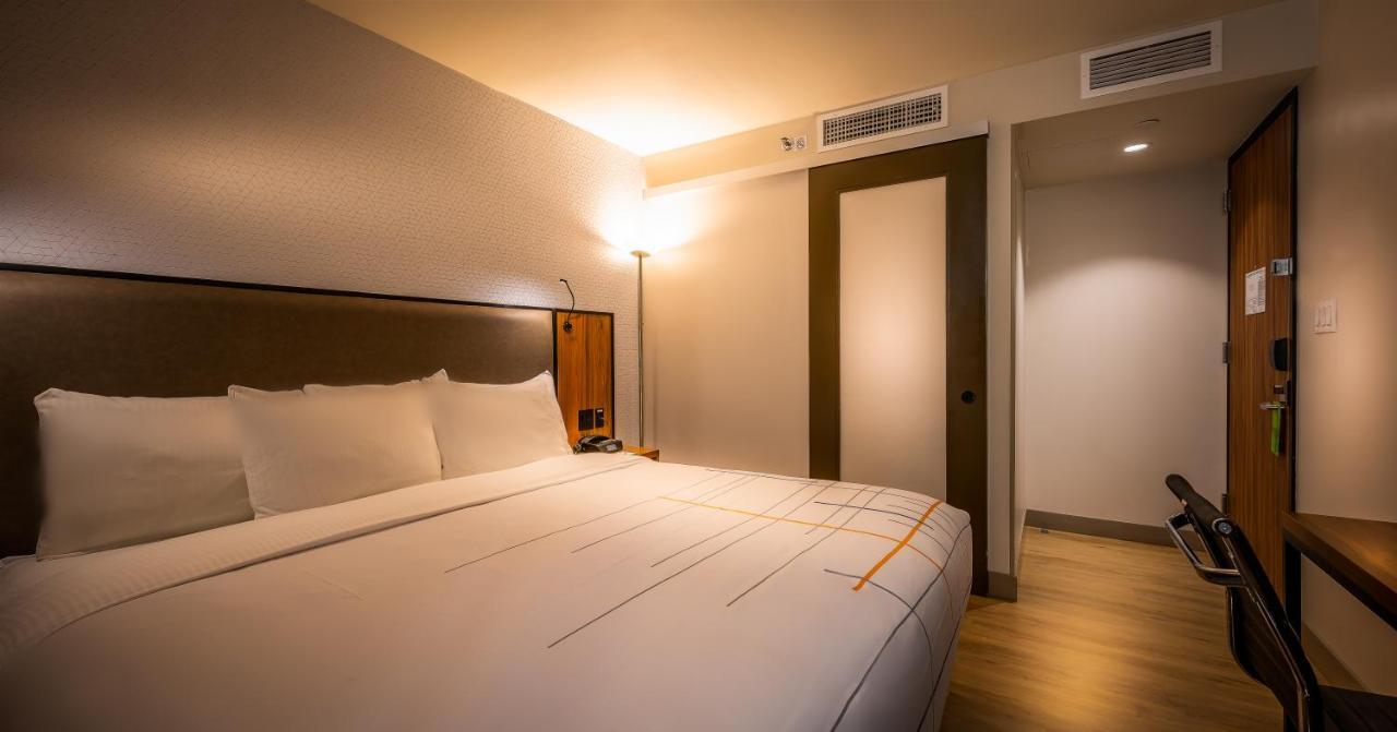La Quinta By Wyndham Time Square South Hotel Ню Йорк Екстериор снимка