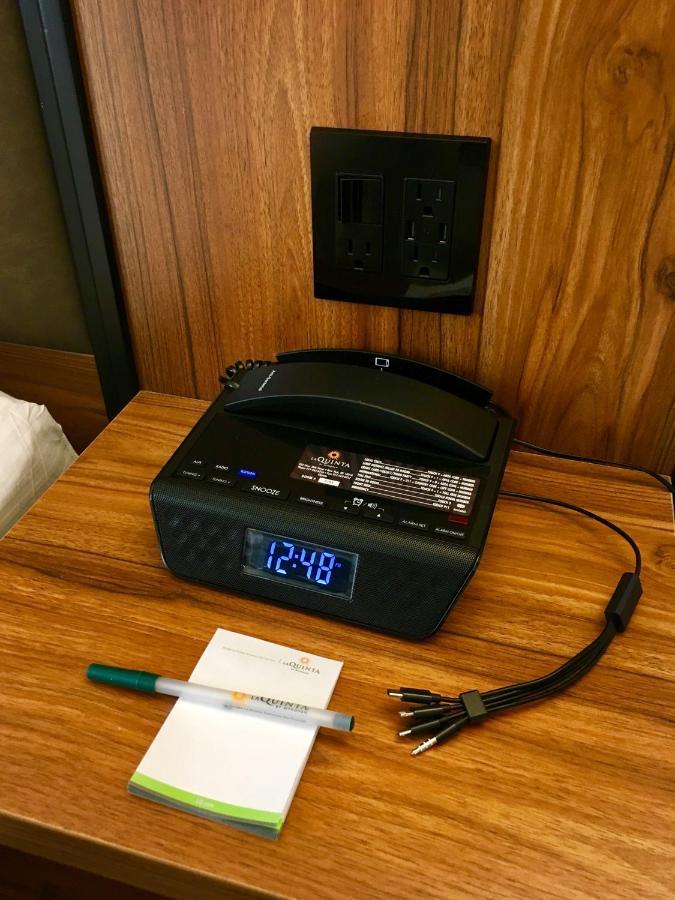 La Quinta By Wyndham Time Square South Hotel Ню Йорк Екстериор снимка